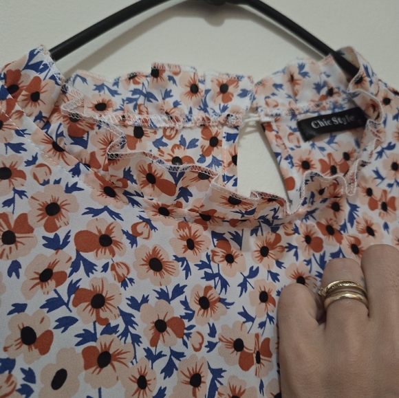 Chic style dress , Size S used like new - Picture 4 of 10